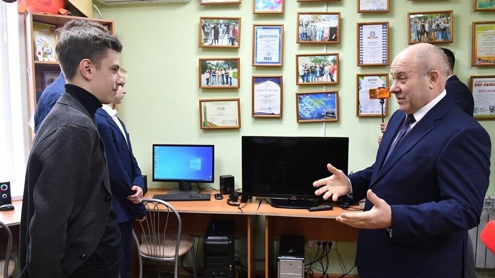 Мэр Хабаровска посетил Детскую студию телевидения