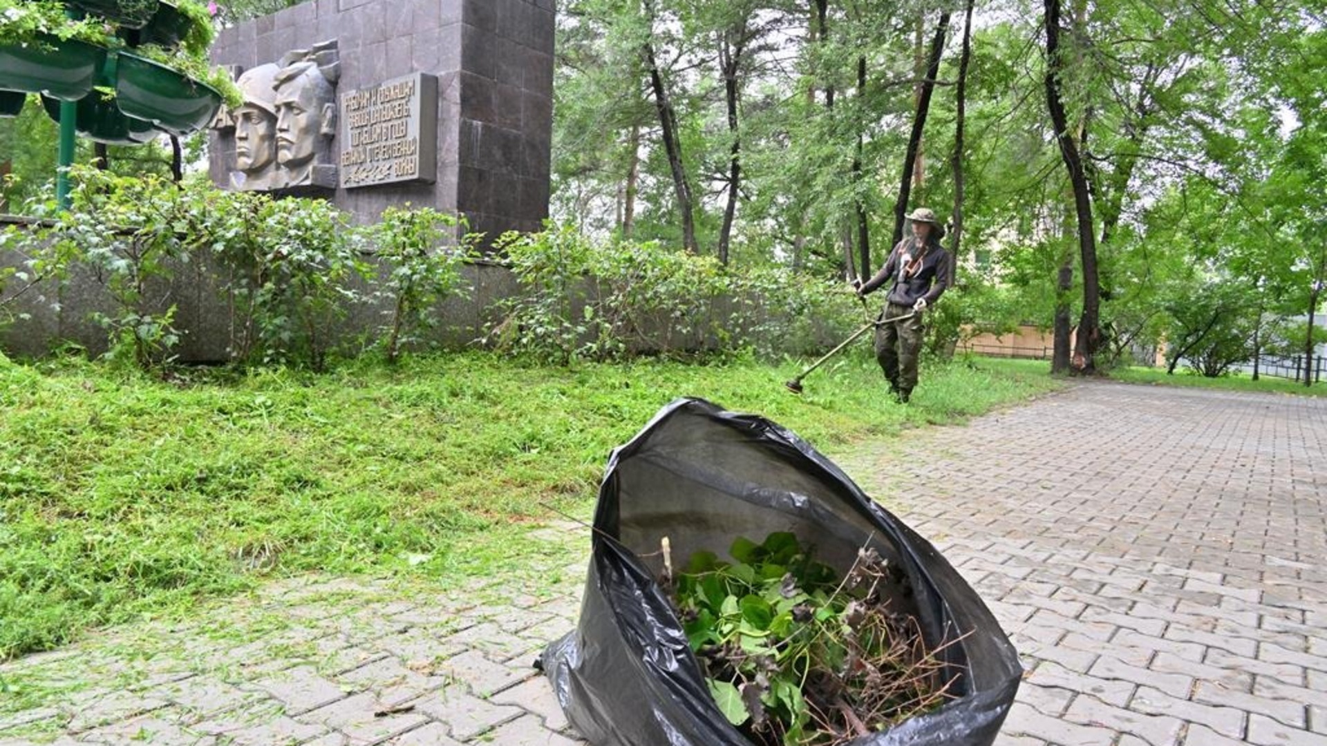 Городской сквер благоустроен в Николаевске-на-Амуре — Новости Хабаровска и  Хабаровского края - Transsibinfo