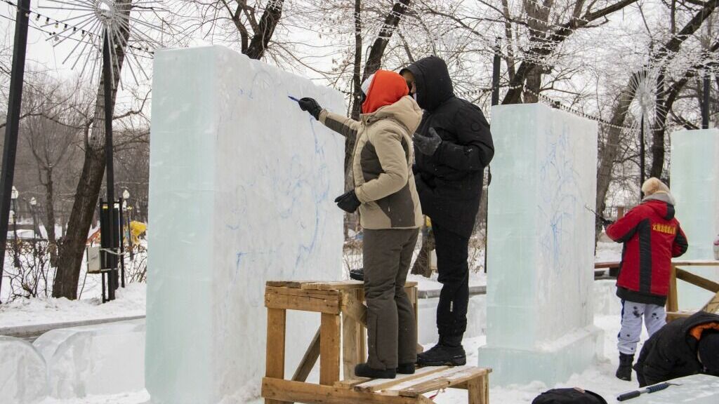 Сказочных героев изо льда покажут хабаровчанам в парке «Динамо»