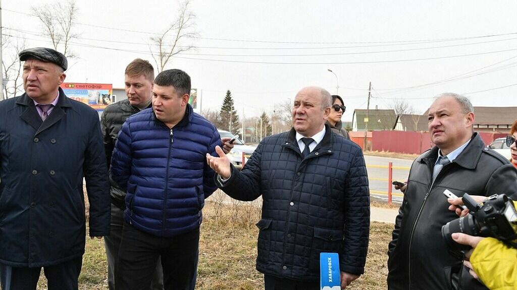 Привести в порядок территорию остановки «Полярная» поручил мэр Хабаровска