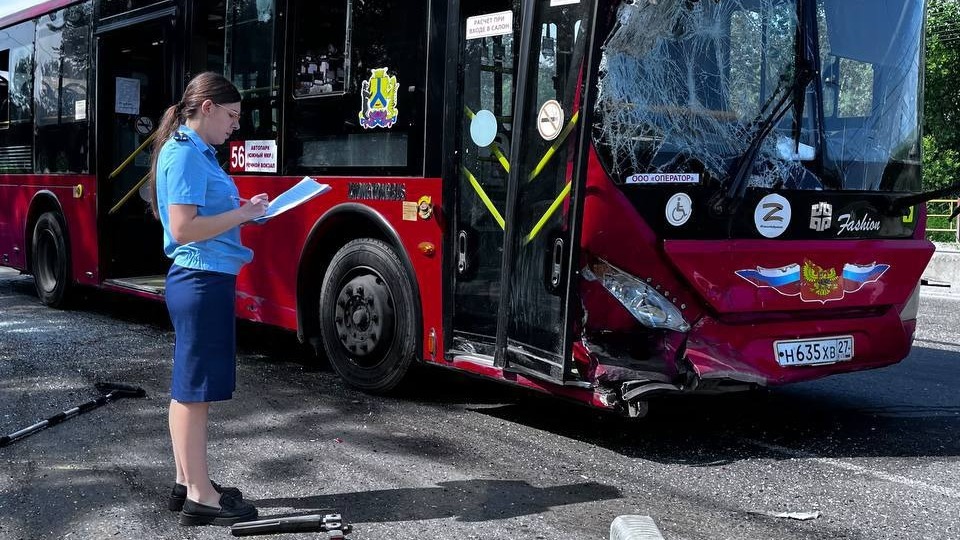 Семь человек пострадало в ДТП с автобусами в Хабаровске