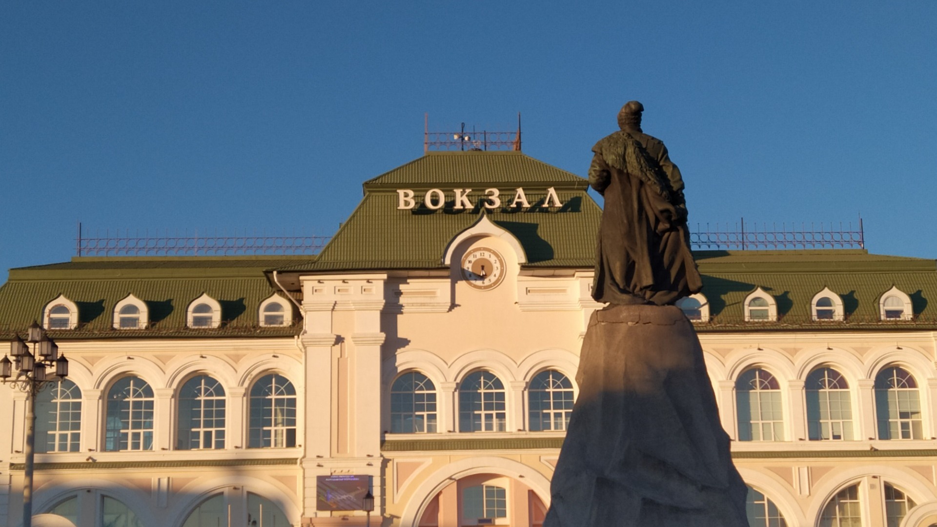 железнодорожный вокзал в Хабаровске
