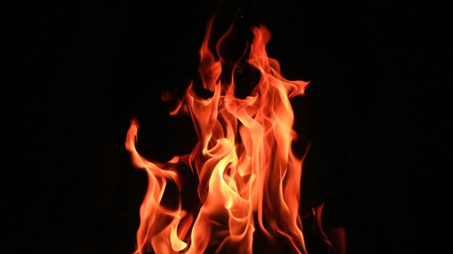 Нежилой барак горел в Хабаровске
