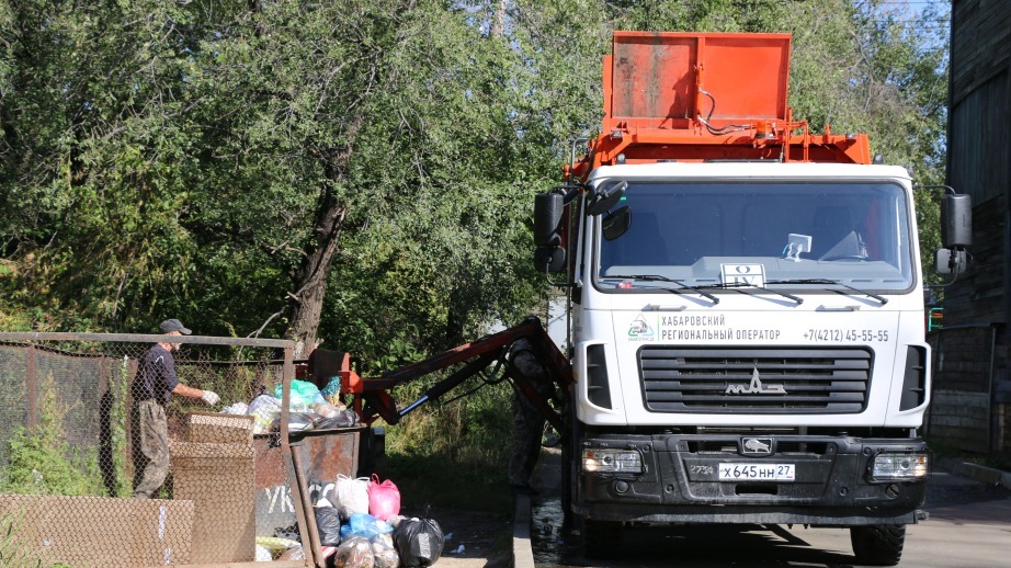 Изношенные мусорные контейнеры заменят в Хабаровске