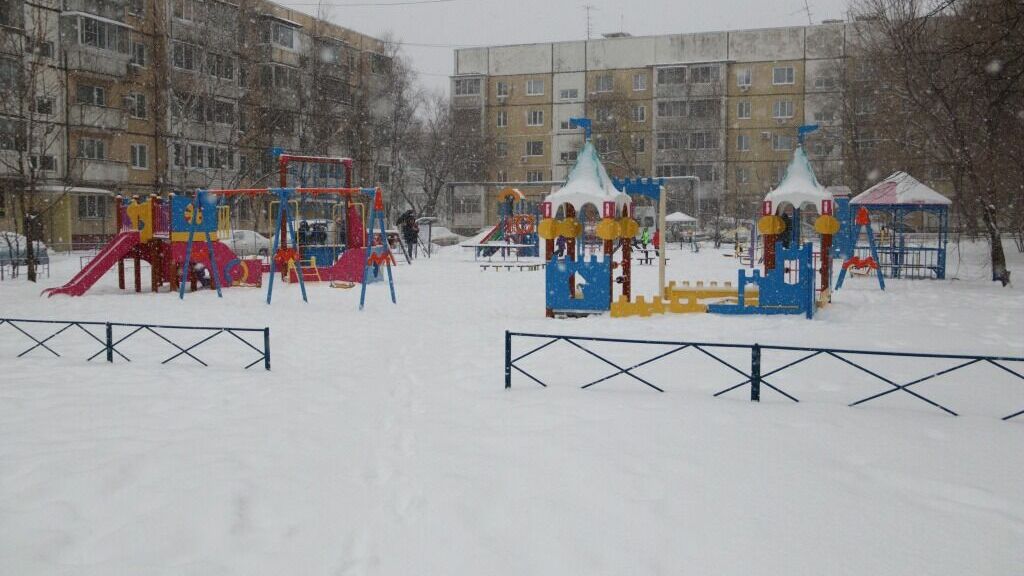 Дворовые площадки проинспектировали в Хабаровске