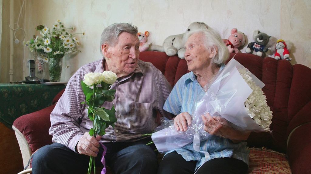 Мэр Хабаровска поздравил чету долгожителей с Днём семьи, любви и верности