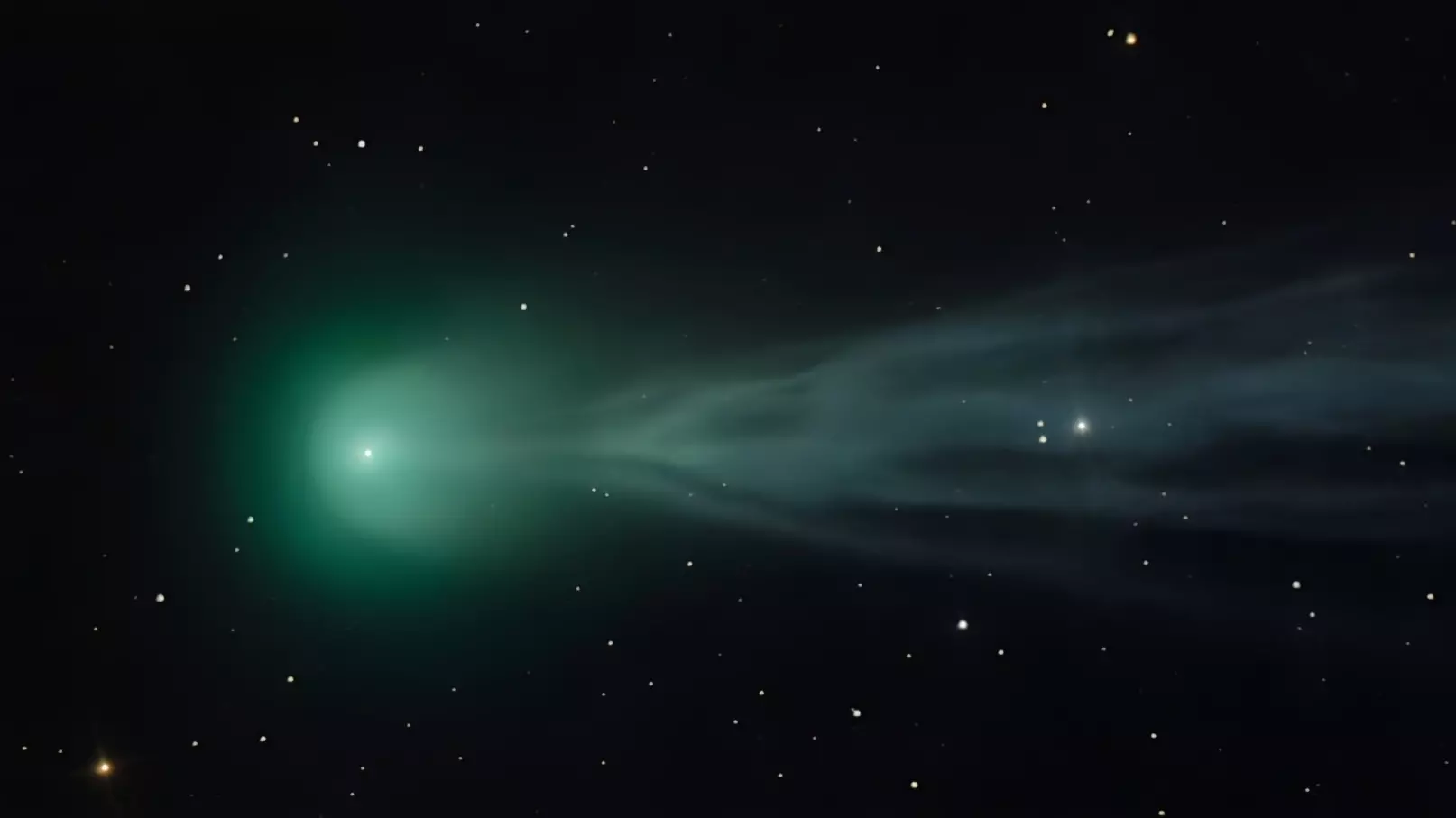 Комету с ярким хвостом можно увидеть над Хабаровском