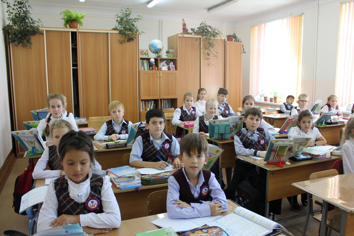 Продолжается зачисление детей в школы Хабаровска