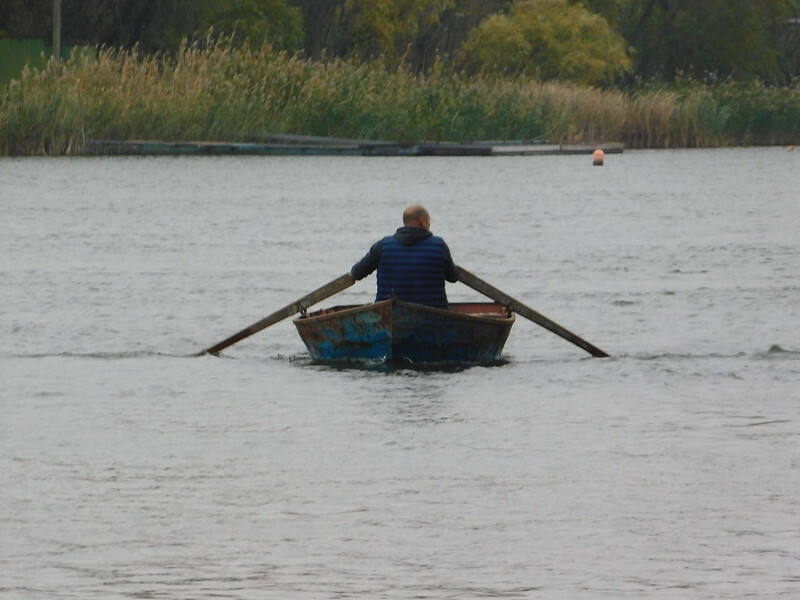 В Хабаровском крае вторые сутки ищут пропавшего рыбака
