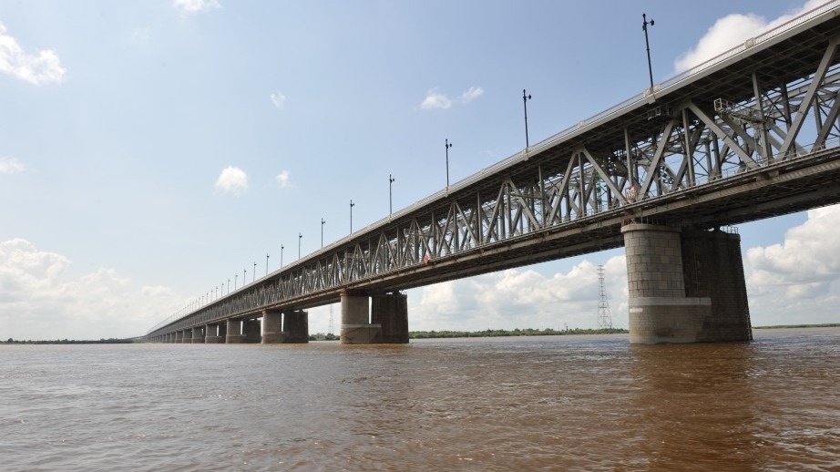 Мост через Амур в Хабаровске был перекрыт