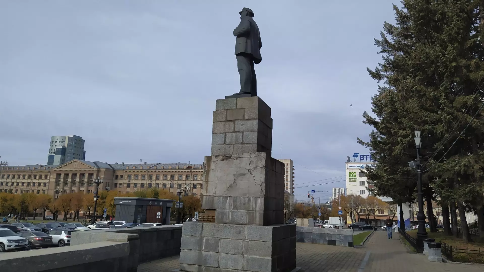 памятник Ленину в Хабаровске