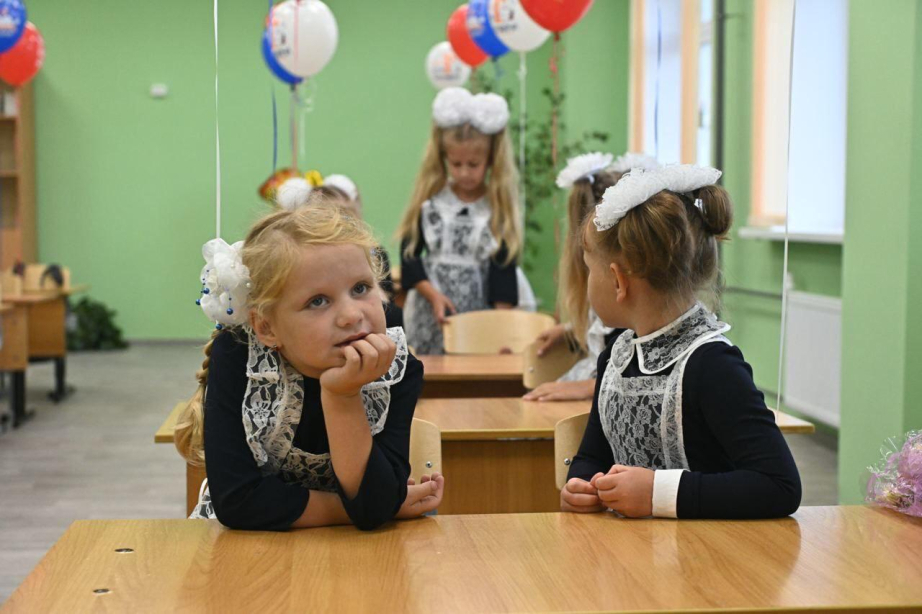 Михаил Дегтярев поздравил  с 1-м сентября учеников новой школы в Хабаровском районе