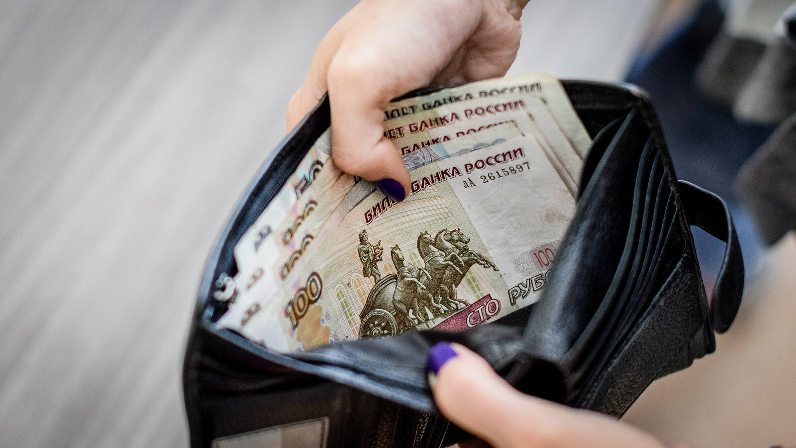 Мошенники обманули хабаровчанку на 2 миллиона рублей