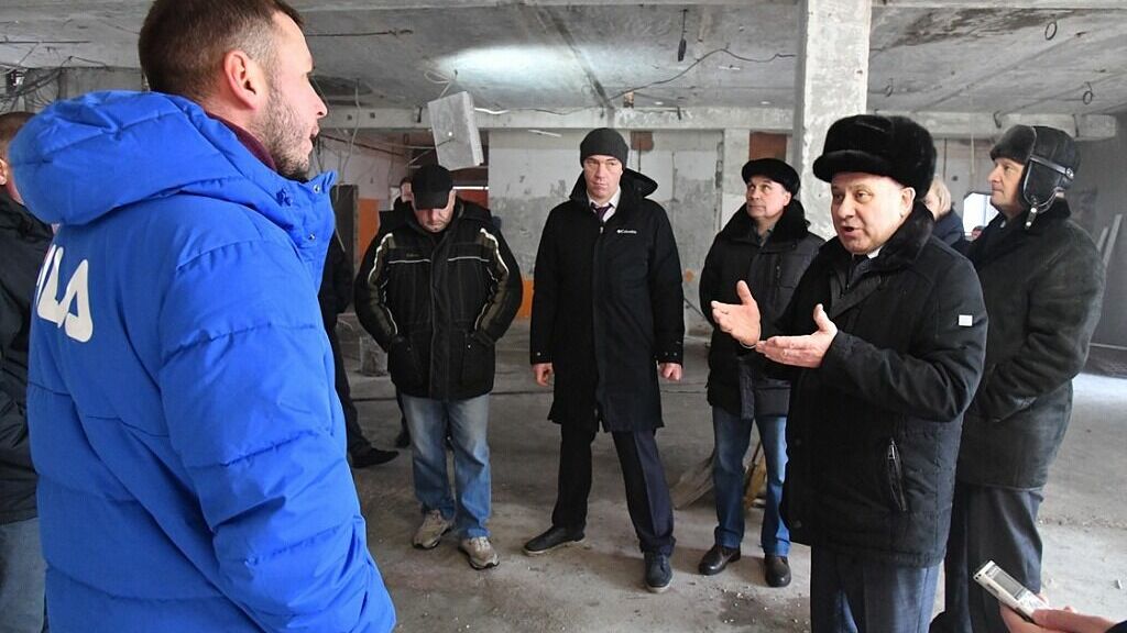 Строителей зала бокса отчитал мэр Хабаровска