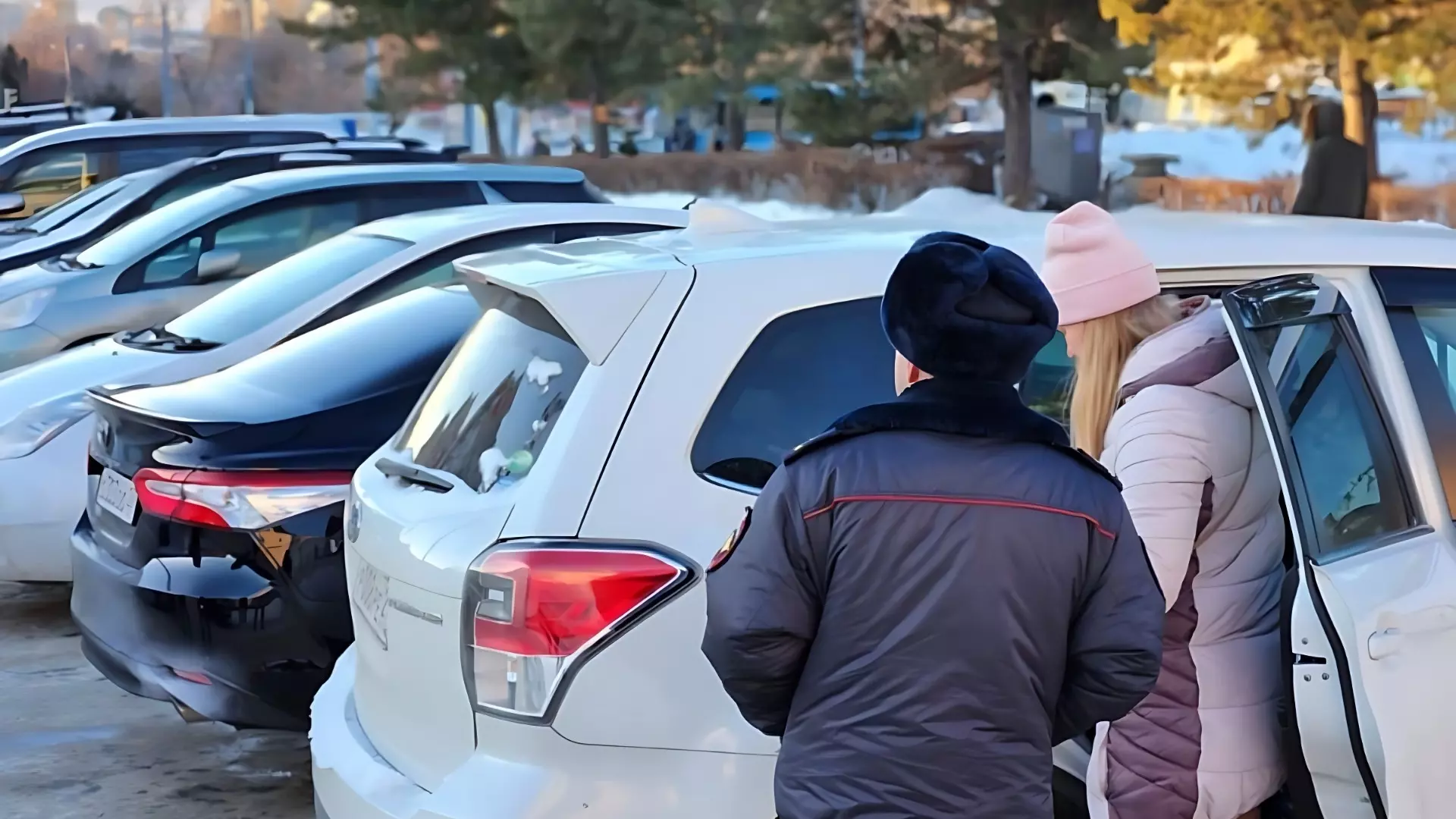 Незаконную парковку на местах для инвалидов пресекли в Хабаровске