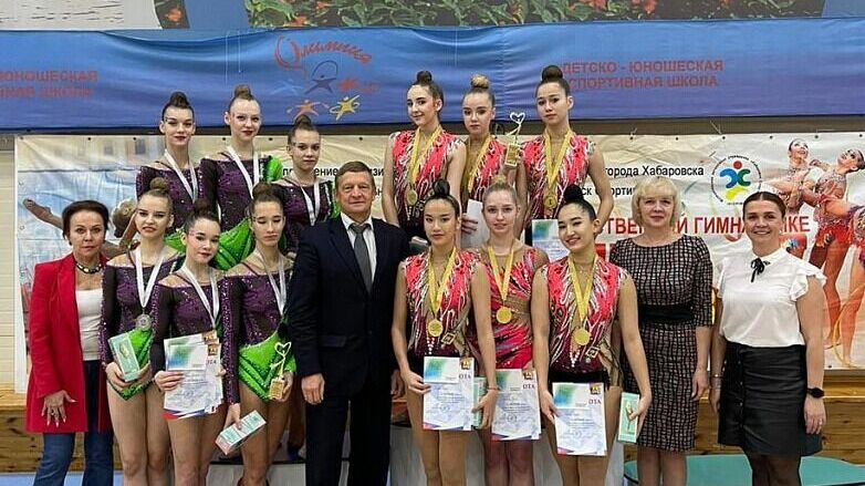 Победительниц Кубка мэра по художественной гимнастике наградили в Хабаровске