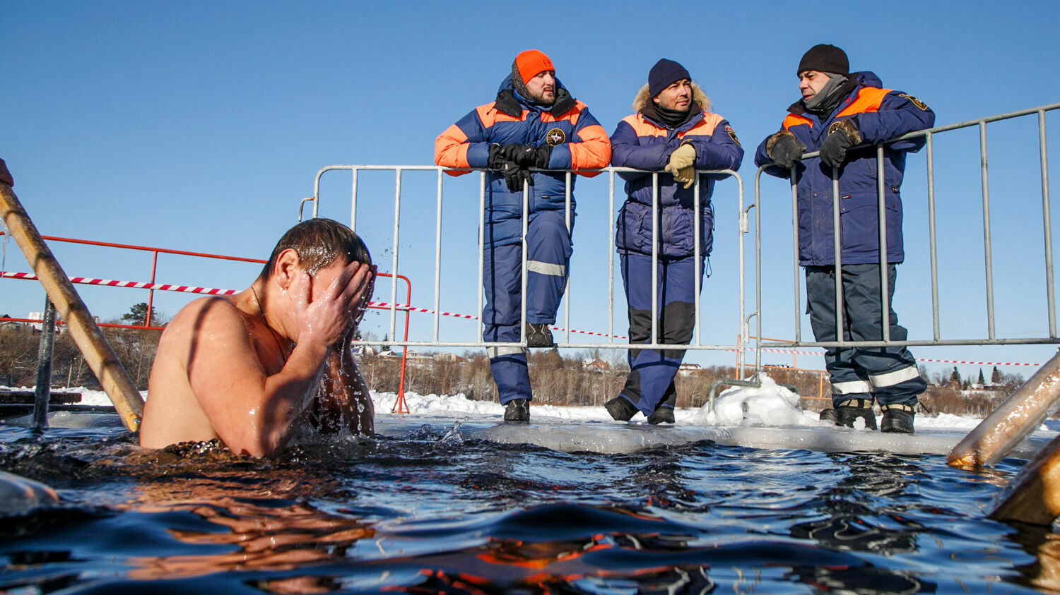 Проруби на Крещение в Хабаровске: правила купания и меры безопасности