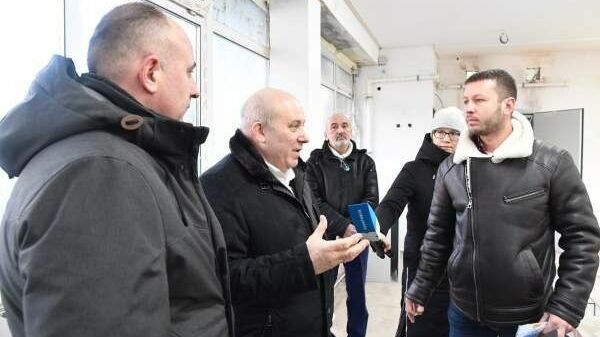 Мэр Хабаровска проинспектировал строительство зала для бокса в Молдавском переулке