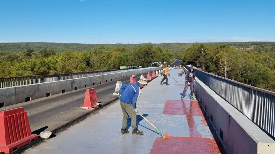 Завершается ремонт моста через реку Хадя в Хабаровском крае