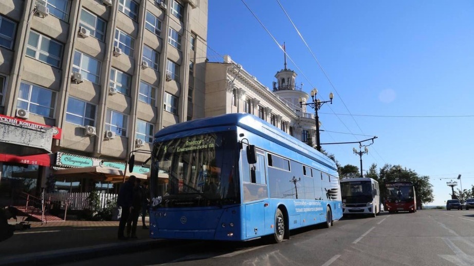 Дегтярев запустил на линию в тестовом режиме новый троллейбус в Хабаровске
