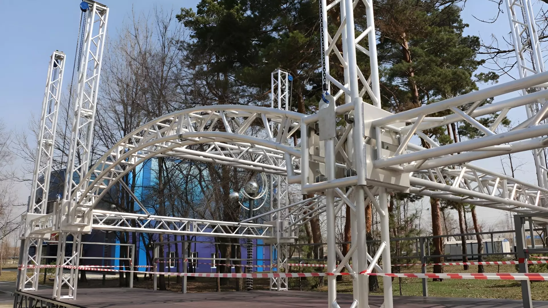 На новой сцене будут выступать артисты в хабаровском парке имени Гагарина