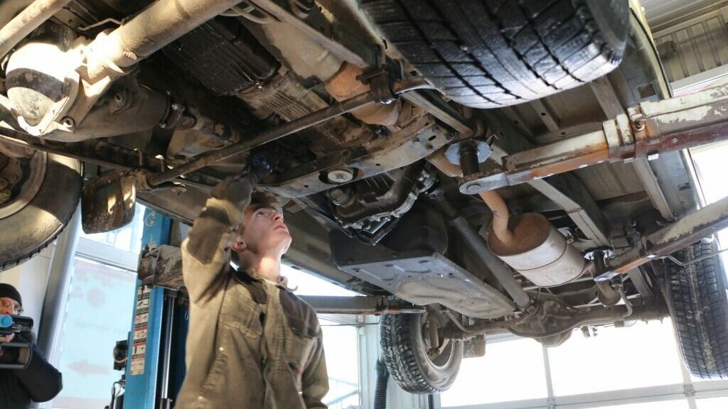 Хабаровское предприятие помогает ремонтировать машины для военных