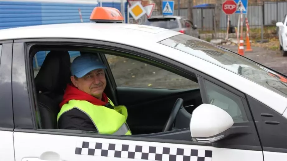 Лучшего водителя такси определили в Хабаровском крае