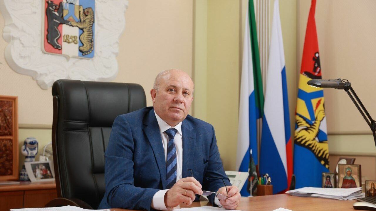 Мэр Хабаровска поздравил работников СМИ с Днем российской печати