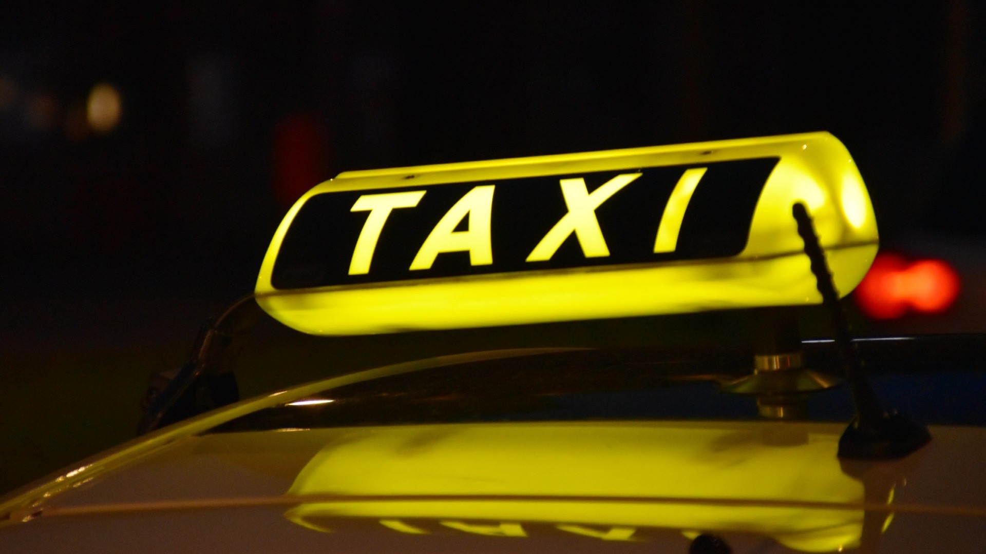 На Хабаровского таксиста завели уголовное дело из-за забытого телефона