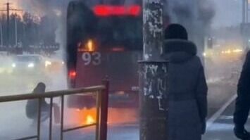 Утром в Хабаровске горел пассажирский автобус