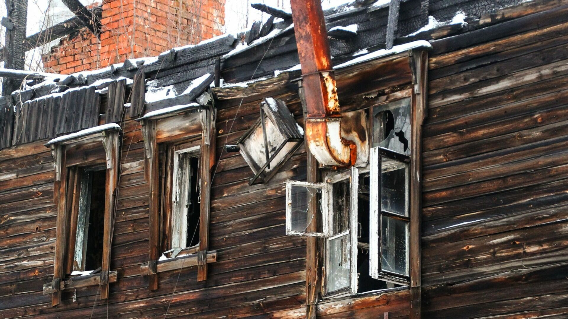 Двухэтажный барак разрушился в Николаевске-на-Амуре Хабаровского края