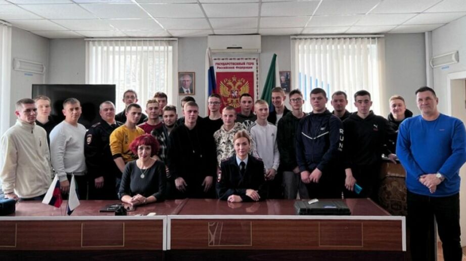 Студентов познакомили со службой в полиции в Хабаровском крае