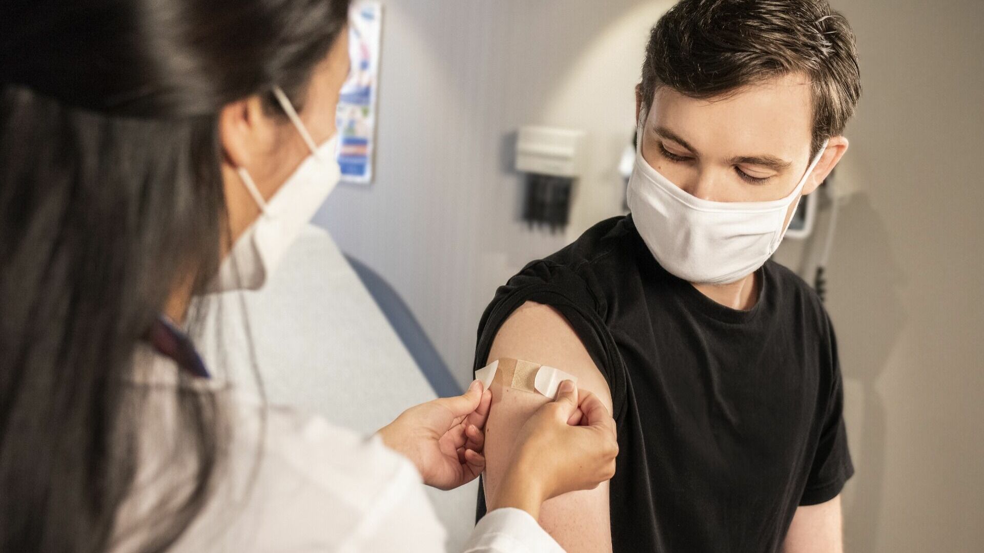 Таиланд хочет вновь ввести обязательную вакцинацию от ковида пассажиров из Хабаровска