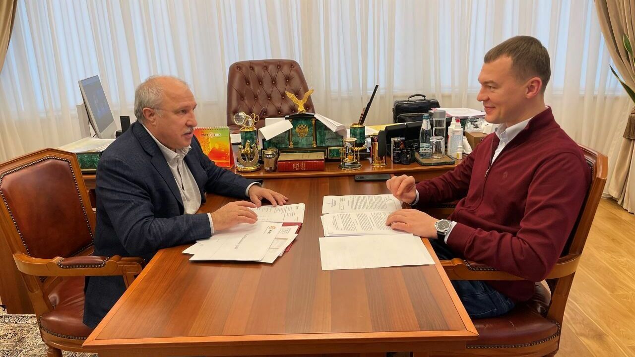 Губернатор Хабаровского края встретился с главой Независимой нефтегазовой компании